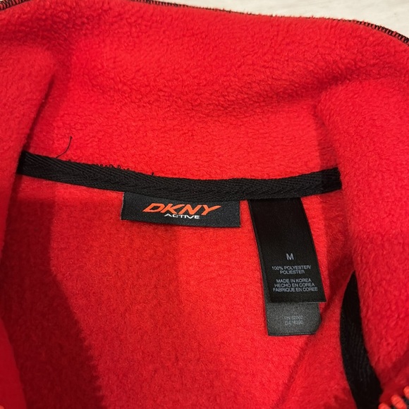 DKNY NWOT Terri Sweater with quarter front Zipper in 100 Polyester. - Picture 11 of 11